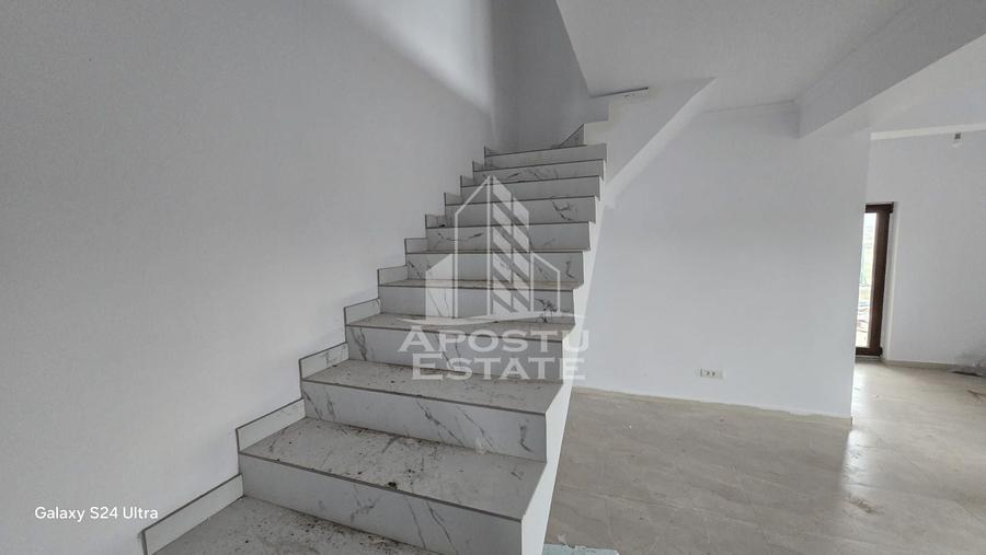 Duplex cu 5 camere cu Canalizare în Giarmata