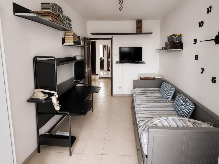Aparatorii Patriei-strada Panselor-apartament 4 camere - 15