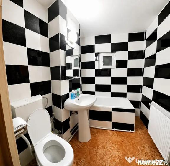 Apartament cu 3 camere decomandat în Micro 21