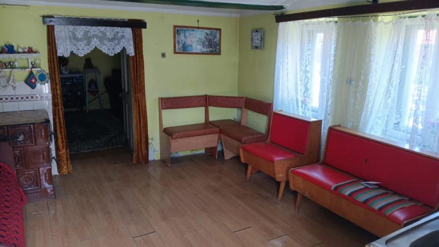 Casă cu 4 camere cu Teren 2000 Mp în Alțina