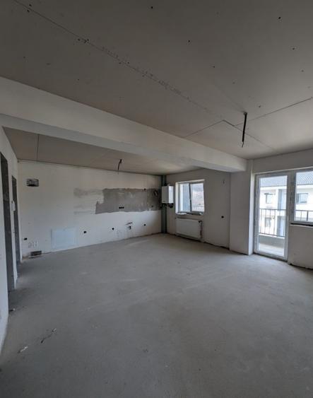 Apartament cu 3 camere semidecomandat în Florești — fotografia 3