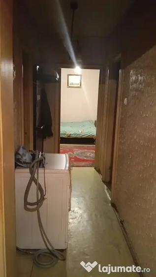 Apartament cu 2 camere decomandat în Ozana
