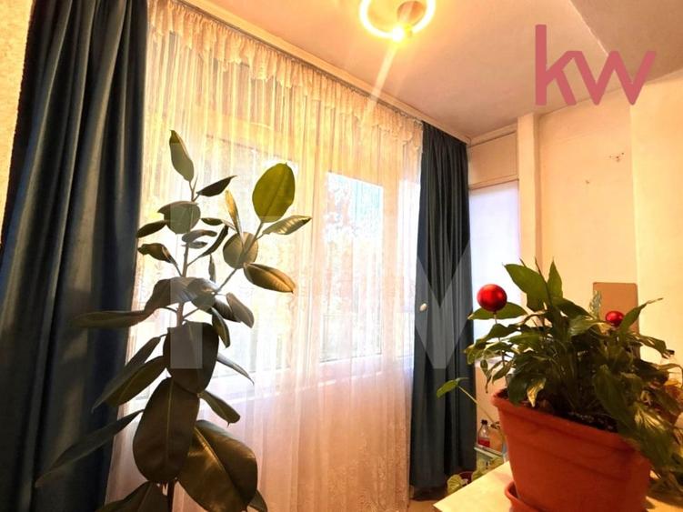 Apartament cu 3 camere semidecomandat, mobilat în George Enescu
