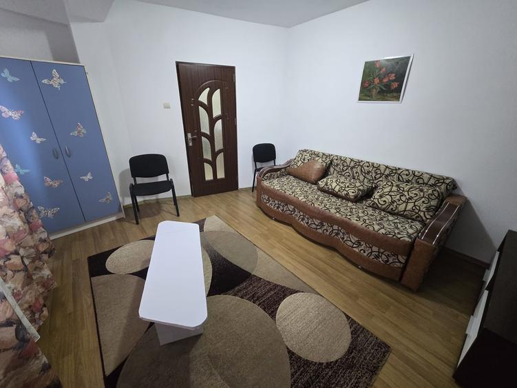 Apartament cu 2 camere decomandat în Nicolina