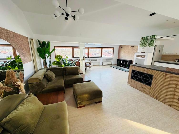 Apartament cu 4 camere decomandat în Cotroceni