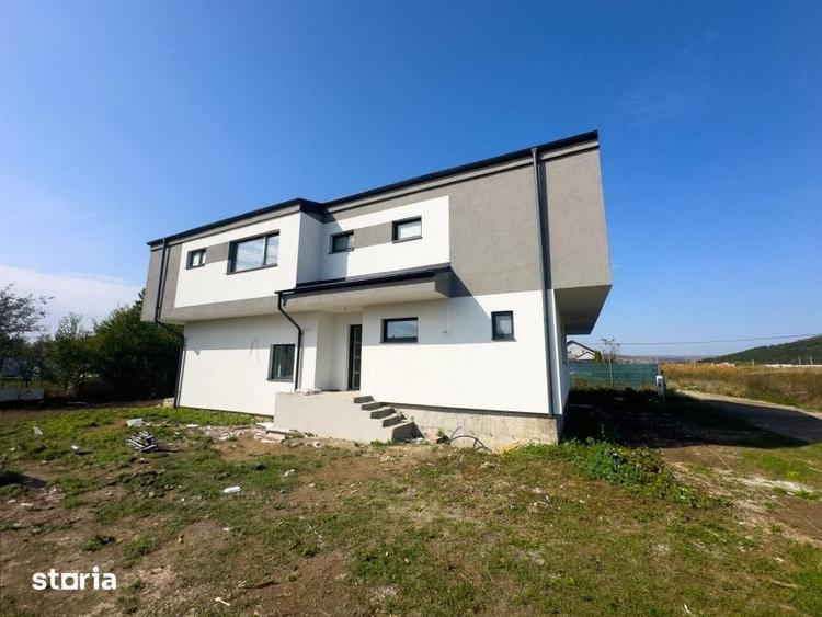Casă cu 4 camere cu Teren 300 Mp în Jucu