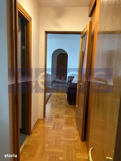 Apartament cu 3 camere semidecomandat, mobilat în Moșilor