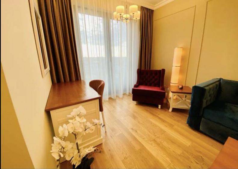 Apartament cu 2 camere decomandat în Faleza Nord