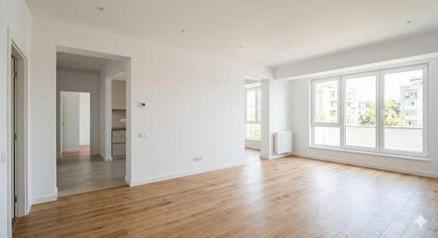 Apartament cu 3 camere semidecomandat în Vest