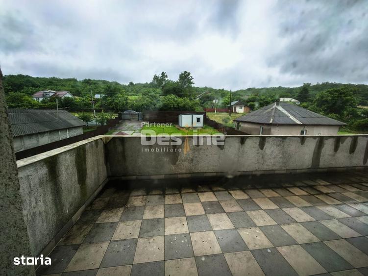 Casă cu 5 camere decomandat cu Teren 7200 Mp în Probota