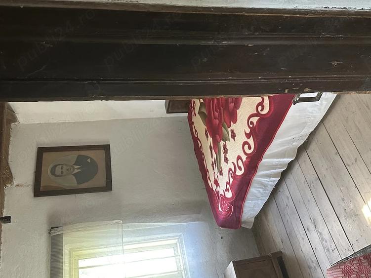 Casă cu 3 camere cu Teren 2550 Mp în Poboru