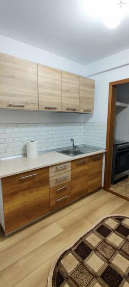 Apartament cu 2 camere decomandat în E3