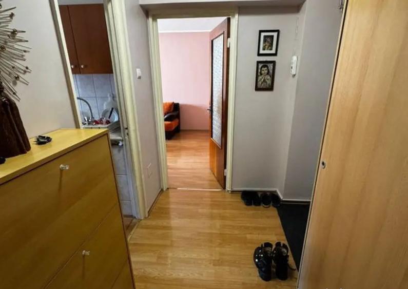 Apartament cu 2 camere decomandat, mobilat în Dacia