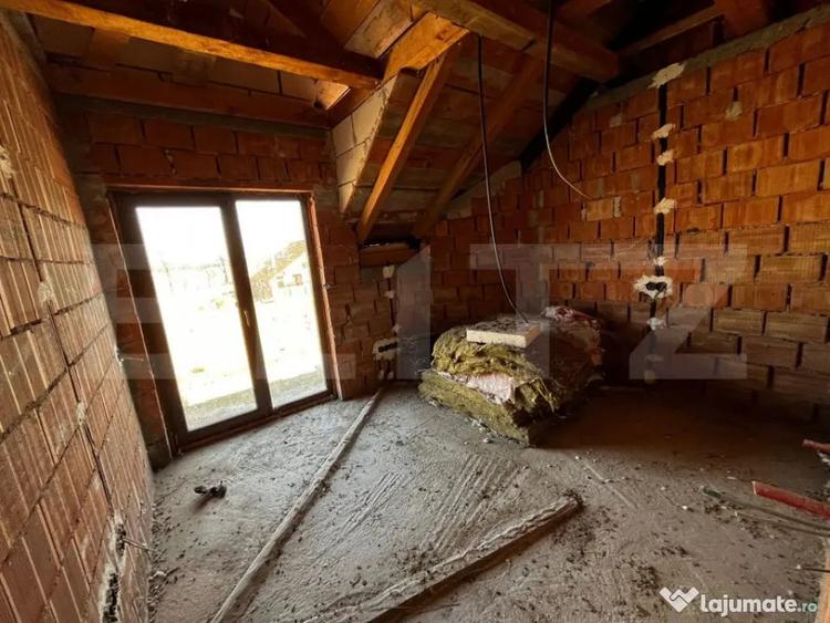 Casă cu 6 camere cu Teren 400 Mp în Beclean