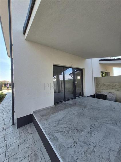 Duplex cu 5 camere cu Canalizare în Moșnița Nouă