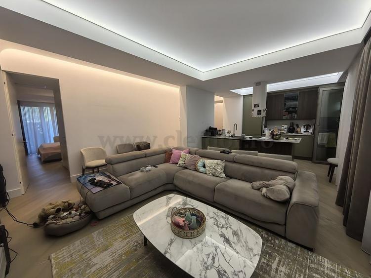 Apartament cu 4 camere decomandat în Iancu Nicolae