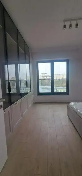 Penthouse cu 4 camere decomandat, mobilat în Timpuri Noi