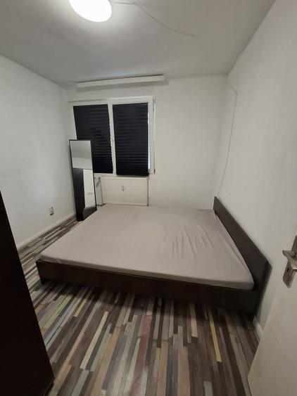 Apartament cu 3 camere semidecomandat în Câmpia Libertății