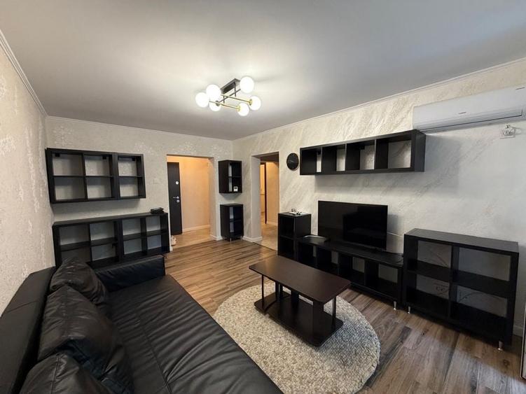 Apartament cu 3 camere decomandat în Liteni