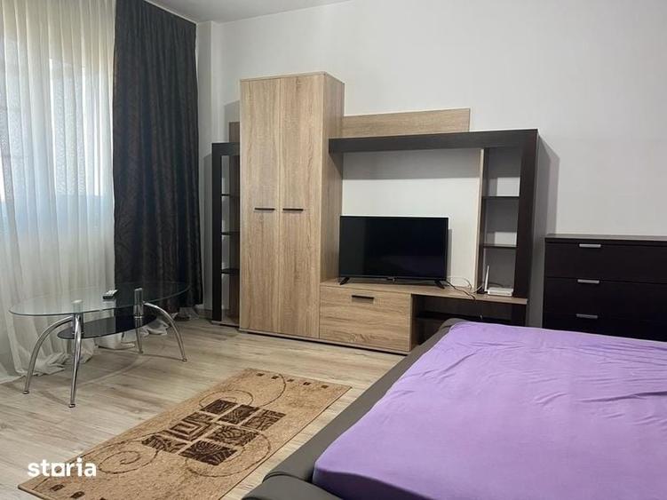 Garsonieră decomandată în Central