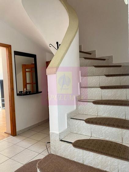 Apartament cu 4 camere decomandat, mobilat în Decebal