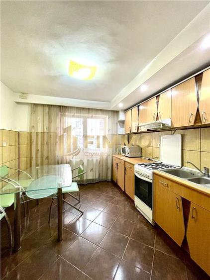 Apartament cu 4 camere decomandat, mobilat în Burdujeni