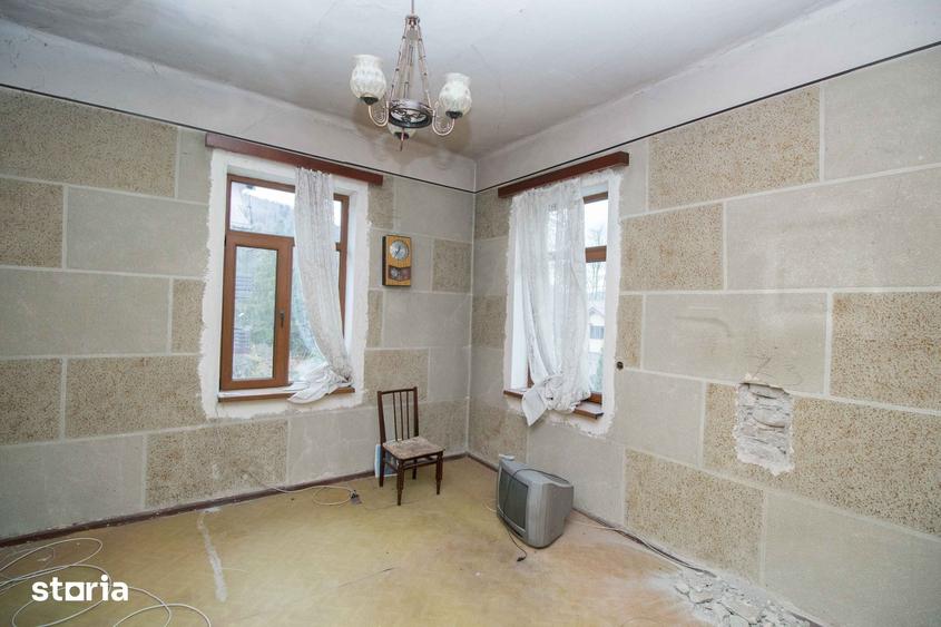 Casă cu 6 camere cu Teren 200 Mp în Central