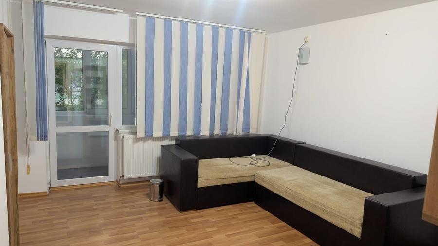 Apartament cu 3 camere decomandat în Snagov