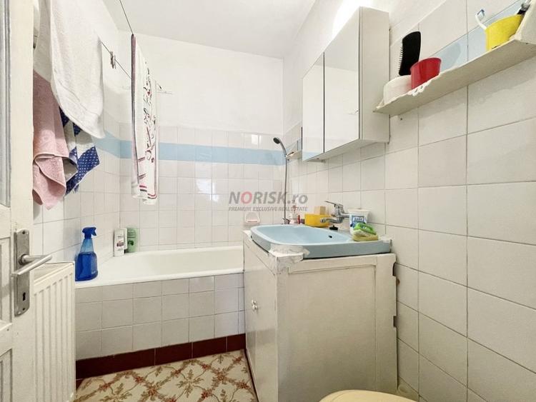 Casă individuală cu 5 camere cu Canalizare în Polonă