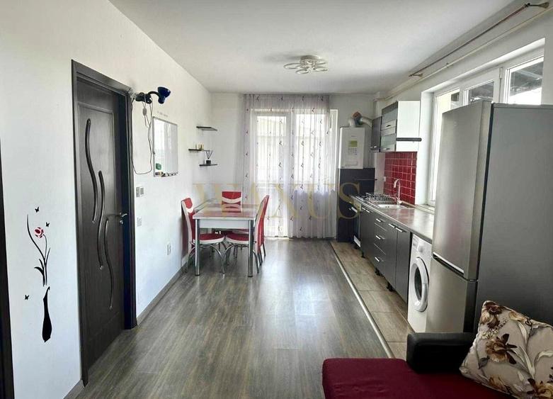 Apartament cu 2 camere semidecomandat, mobilat în Florești