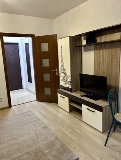 Garsonieră decomandată, mobilată în Fizicienilor