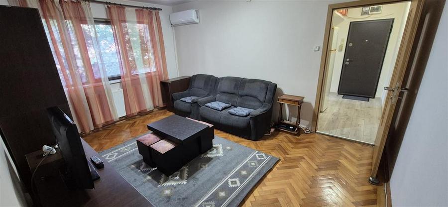 Apartament cu 3 camere semidecomandat în Complex Studențesc