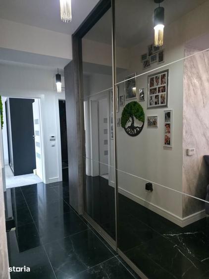 Apartament cu 3 camere în Piața Centrală