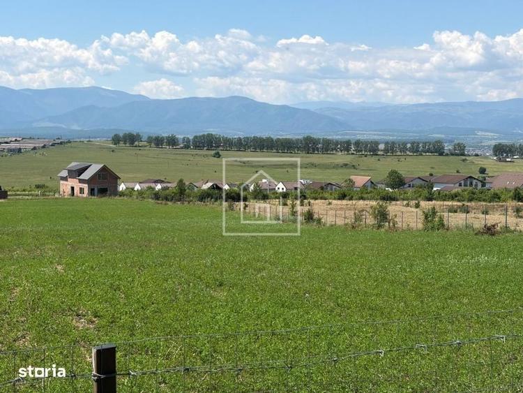 Casă cu 4 camere decomandat în Roșia