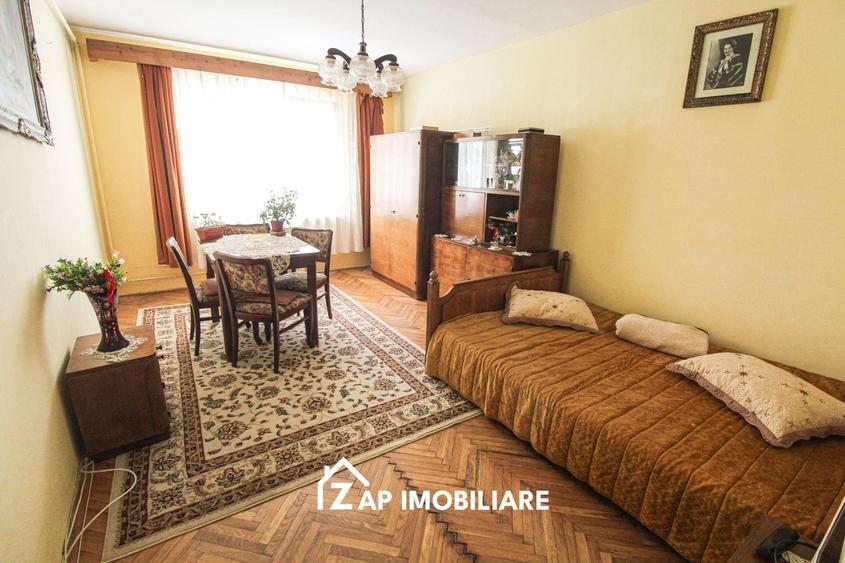Apartament cu 3 camere decomandat în 7 Noiembrie