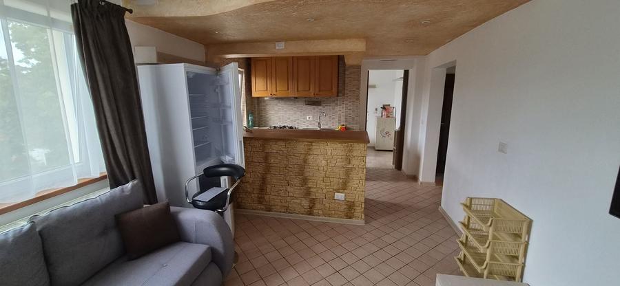 Apartament cu 3 camere semidecomandat în Crâng