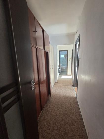 Apartament cu 3 camere semidecomandat în Alexandru cel Bun