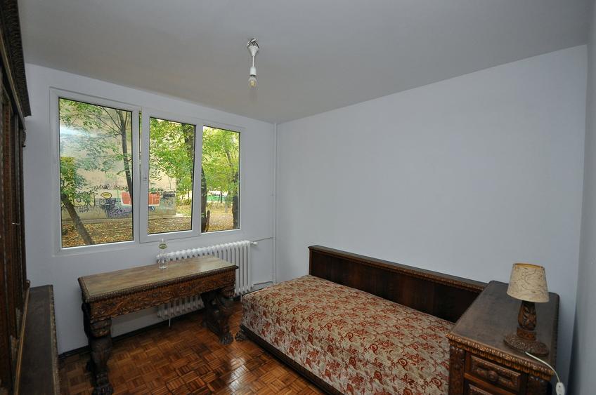 Apartament cu 3 camere decomandat în Drumul Taberei