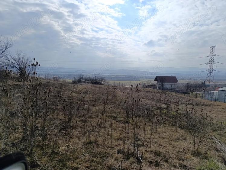 Teren de 967 mp, în Central