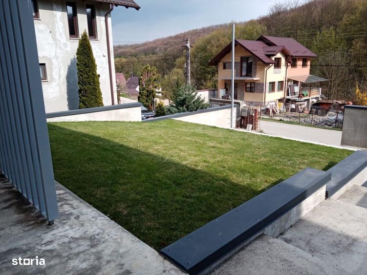 Casă cu 4 camere în Bascov