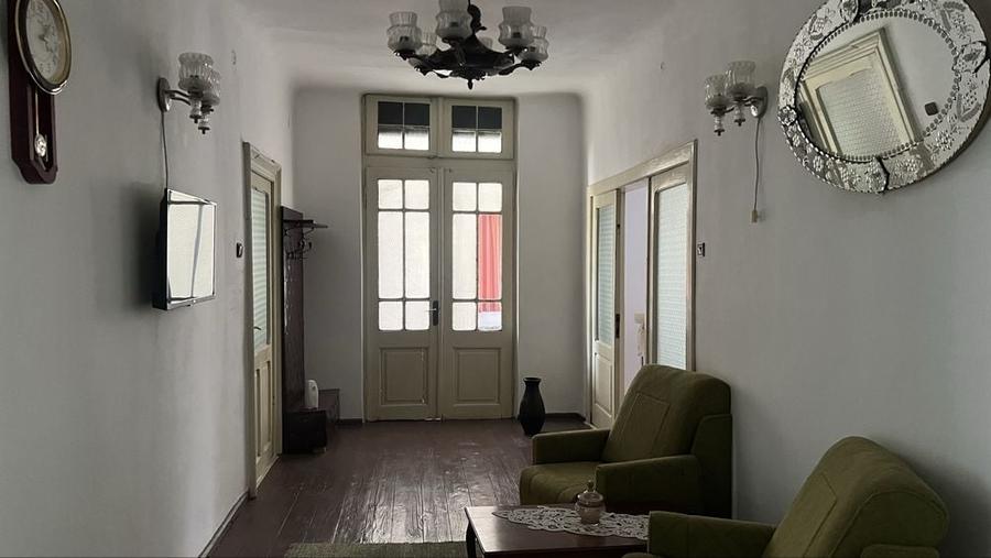 Casă cu 4 camere în Gherghița