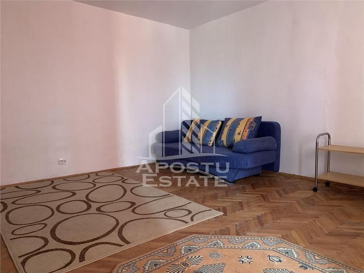 Apartament cu 2 camere decomandat, mobilat în Steaua