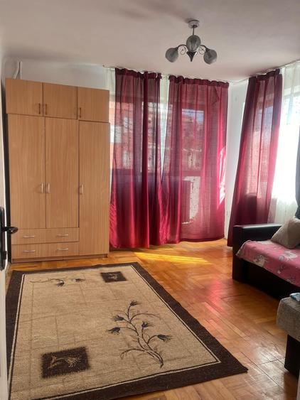 Apartament cu 2 camere decomandat în Exterior Vest