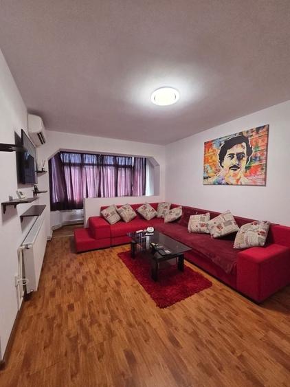 Apartament cu 3 camere semidecomandat în Central
