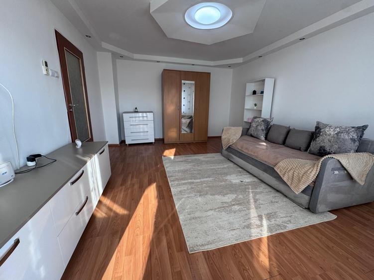 Apartament cu 2 camere decomandat în Banca Națională
