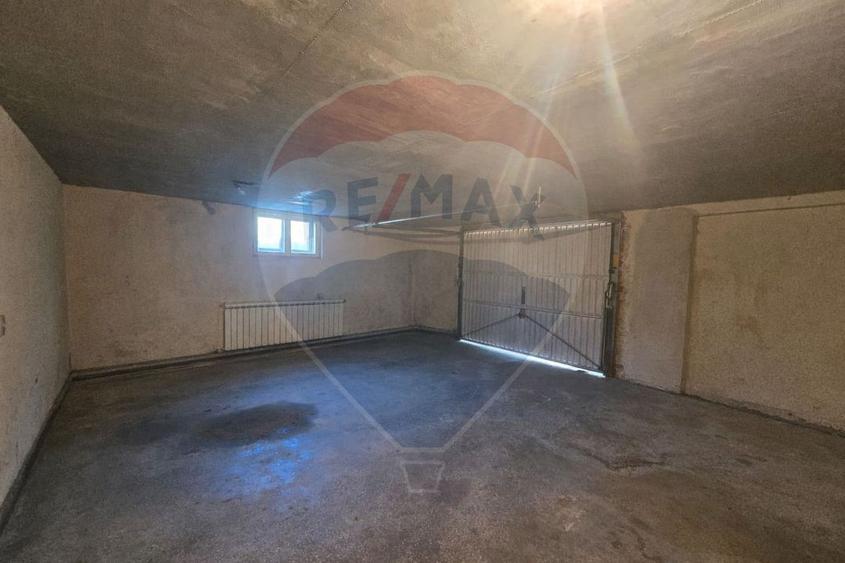Casă cu 7 camere cu Piscina în Vințu de Jos