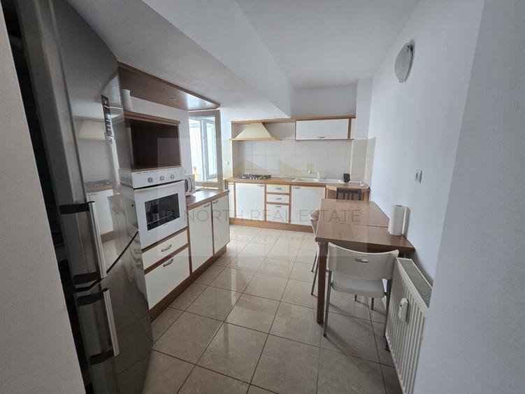 Apartament cu 4 camere decomandat, mobilat în Unirii