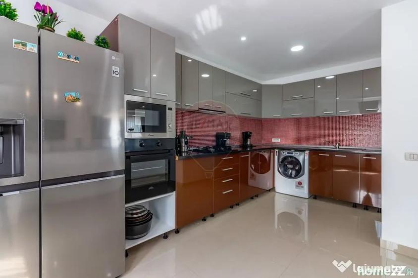 Casă cu 5 camere cu Teren 498 Mp în Tântava