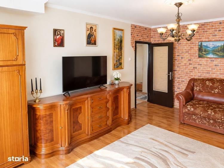 Apartament cu 3 camere decomandat în Eremia