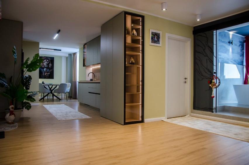 Apartament cu 3 camere decomandat în Central